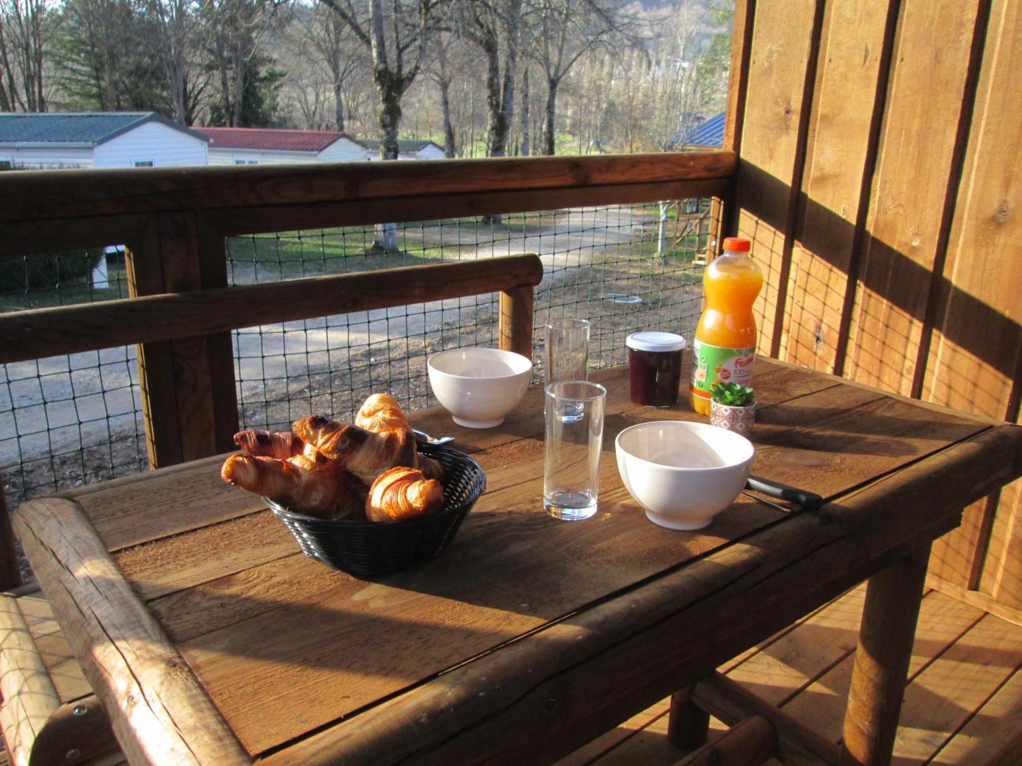 Camping La Borie Basse Condat  ภายนอก รูปภาพ